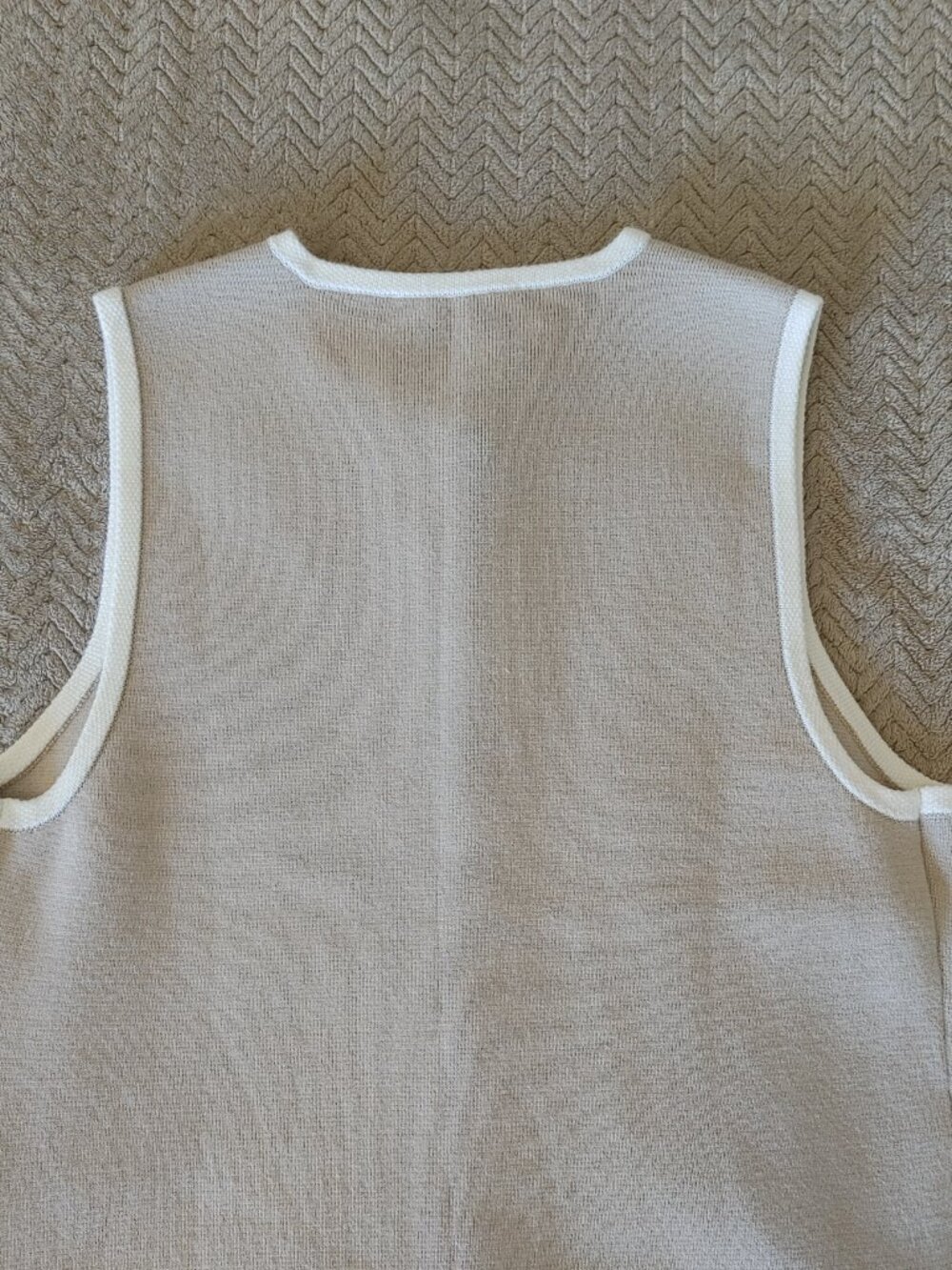 Women's Abercrombie & Fitch Sweater Vest Size: L - Picture 10 of 11